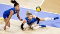 PARIJS - Celeste Plak en Britt Bongaerts (R) tijdens de groepswedstrijd tussen Nederland en Turkije van het volleybaltoernooi tijdens de Olympische Spelen. De Nederlandse volleybalvrouwen namen in 2016 in Rio de Janeiro voor het laatst deel aan de Spelen. ANP ROBIN VAN LONKHUIJSEN
