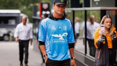 McLaren's British driver Lando Norris walks down the paddock ahead of the Formula One Belgian Grand Prix at the Spa-Francorchamps Circuit in Spa, on July 24, 2025. 
Simon Wohlfahrt / AFP