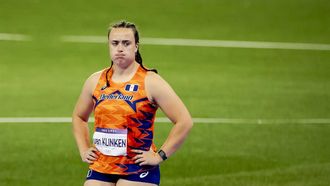 PARIJS - Jorinde van Klinken baalt na de finale van het discus werpen tijdens de olympische atletiekwedstrijden. ANP ROBIN VAN LONKHUIJSEN