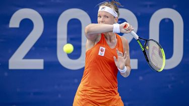 2021-07-24 10:24:44 TOKIO - Kiki Bertens in actie na haar partij tegen Marketa Vondrousova van Tsjechie op de Olympische Spelen. ANP ROBIN VAN LONKHUIJSEN