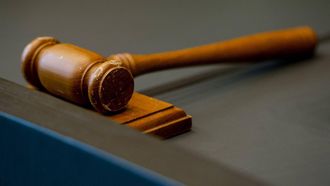 ARNHEM - Hamer van de voorzitter van de rechtbank ANP ROBIN VAN LONKHUIJSEN