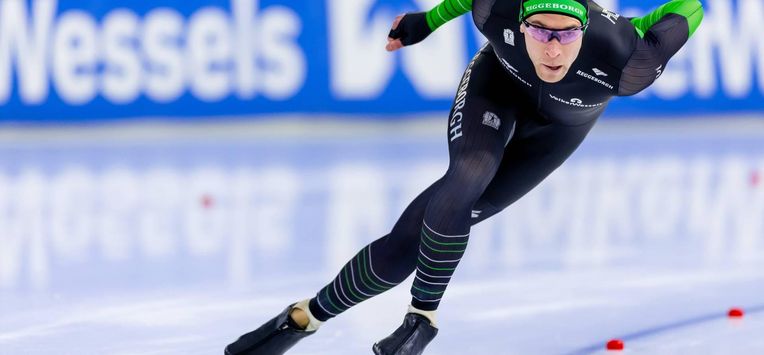 HEERENVEEN - Louis Hollaar in actie op de 1500 meter allround tijdens de tweede en laatste dag van het NK Allround & Sprint. IRIS VAN DEN BROEK / ANP