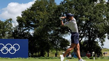 Netherlands' Anne van Dam competes in round 2 of the women’s golf individual stroke play of the Paris 2024 Olympic Games at Le Golf National in Guyancourt, south-west of Paris on August 8, 2024.  
Pierre-Philippe MARCOU / AFP