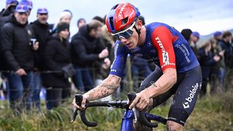 2023-11-01 01:00:00 Belgian Thibau Nys competes in the Men elite race of the Koppenbergcross, the first race (out of eight) of the X2O Badkamers trophy cyclocross competition, in Melden, Oudenaarde, on November 1, 2023.
 
JASPER JACOBS / Belga / AFP