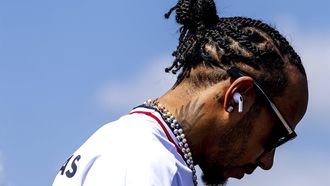 2023-07-23 13:06:20 BUDAPEST - Lewis Hamilton (Mercedes) voorafgaand aan de Grand Prix van Hongarije op de Hungaroring. ANP REMKO DE WAAL