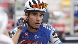 epa11559458 Spanish rider Mikel Landa of Soudal Quick-Step team waits inside a shopping centre for the departure of the sixth stage of the La Vuelta a Espana cycling race, over 185.5km km from Jerez de la Frontera to Yunquera, Spain, 22 August 2024.  EPA/JAVIER LIZON