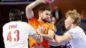 ALMERE - Luc Steins van Nederland in actie tegen Simen Ulstad Lyse van Noorwegen tijdens de Golden League-handbalwedstrijd Nederland - Noorwegen. De handballers bereiden zich voor op het EK. SEM VAN DER WAL / ANP
