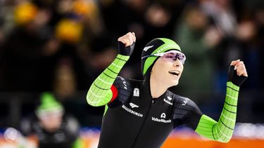 HEERENVEEN - Femke Kok na afloop van de eerste 500 meter voor vrouwen tijdens de tweede dag van het NK afstanden in Thialf. Voor de Nederlandse rijders en rijdsters is dit toernooi een belangrijke tussenstop onderweg naar het WK afstanden in Hamar. ANP SEM VAN DER WAL