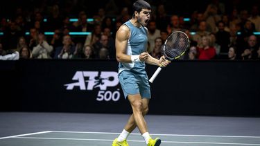 ROTTERDAM - Carlos Alcaraz (ESP) na zijn gewonnen westrijd tegen Hubert Hurkacz (POL) op de zesde dag van het ABN AMRO Open tennistoernooi in Ahoy. ANP SANDER KONING
