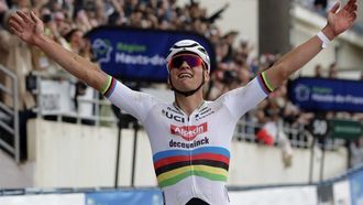 epa11264256 Mathieu Van Der Poel of team Alpecin Deceuninck wins the Paris-Roubaix cycling classic, a 260km race from Compiegne to Roubaix, France, 07 April 2024.  EPA/TERESA SUAREZ