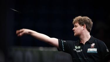DEN BOSCH - Darter Kevin Doets tijdens de kwartfinale van de TOTO Dutch Darts Masters. Tijdens het World Series-toernooi nemen acht Nederlandse darters het op tegen acht internationale topdarters. ANP JEROEN JUMELET