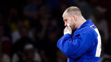 PARIJS - Judoka Jelle Snippe in actie tegen Lukas Krpalek van Tsjechië op de Olympische Spelen. ANP KOEN VAN WEEL