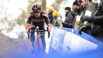 Belgian rider Eli Iserbyt competes during the men's elite race of the 'Herentals Crosst' cyclocross cycling event in Herentals on December 14, 2024.
 
JASPER JACOBS / Belga / AFP