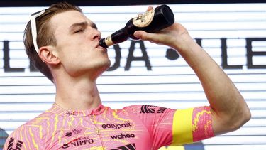 epa11234131 Dutch rider Marijn Van den Berg of EF Education First - Easypoint celebrates on the podium after winning the fourth stage of the Volta Ciclista a Catalunya, a cycling race over 169km from Sort to Lleida, Catalonia, Spain, 21 March 2024.  EPA/Quique Garcia