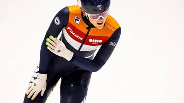GDANSK - Xandra Velzeboer baalt tijdens de finale op de 1000 meter op de vierde en laatste dag van de EK shorttrack. ANP IRIS VAN DEN BROEK