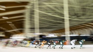 LEEUWARDEN - Schaatsster Irene Schouten (mr) in actie tijdens de finale van de vrouwen op de marathon cup. Het is haar laatste wedstrijd omdat de 31-jarige drievoudig olympisch kampioene stopt met schaatsen. ANP VINCENT JANNINK
