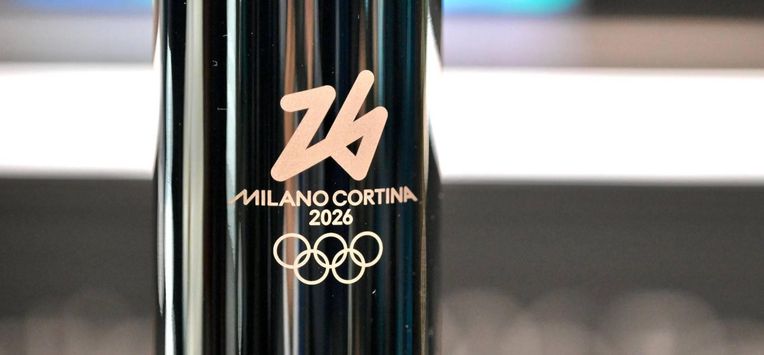 epa12031331 The Milano-Cortina 2026 Winter Olympics torch is displayed during its unveiling at Expo Osaka 2025 in Osaka, Japan, 14 April 2025  EPA/ALESSANDRO DI MEO