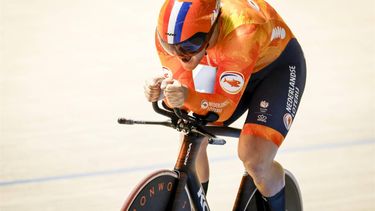 HEUSDEN-ZOLDER - Baanwielrenner Daan Kool in actie op de kwalificatie voor de 1 kilometer tijdens de tweede dag van de Europese kampioenschappen baanwielrennen in Belgie. ANP BAS CZERWINSKI