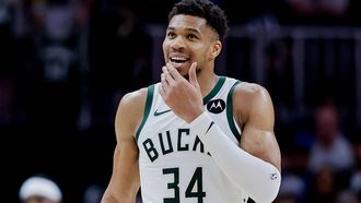 epa11252474 Milwaukee Bucks forward Giannis Antetokounmpo of Greece reacts in the closing seconds of the second half of the NBA basketball game between the Milwaukee Bucks and the Atlanta Hawks in Atlanta, Georgia, USA, 30 March 2024.  EPA/ERIK S. LESSER SHUTTERSTOCK OUT