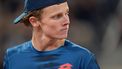 Dutch Jesper De Jong reacts during his men's singles match against Spain's Carlos Alcaraz Garfia on Court Philippe-Chatrier on day four of the French Open tennis tournament at the Roland Garros Complex in Paris on May 29, 2024. 
Bertrand GUAY / AFP