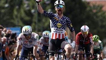 Lidl-Trek's US rider Quinn Simmons celebrates as he crosses the finish line to win the 4th stage of the Tour Auvergne-Rhone-Alpes cycling race (formerly known as the Criterium du Dauphine), 167,4km between Le Puy-en-Velay and Montrond-les-Bains, central France, on June 10, 2026. 
Anne-Christine POUJOULAT / AFP