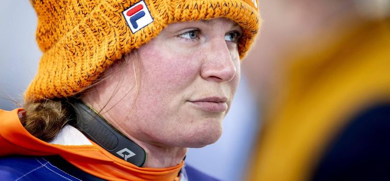 CORTINA D'AMPEZZO - Skeletonster Kimberley Bos tijdens de eerste heat van het skeleton in het Cortina Sliding Centre. ANP IRIS VAN DEN BROEK