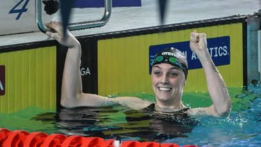 epa12570701 Marrit Steenbergen of the Netherlands set a European record as she won the Women's 100m Individual Medley Final during the European Short Course Swimming Championships at the Aqua Lublin, in Lublin, Poland, 04 December 2025.  EPA/Wojtek Jargilo POLAND OUT