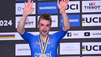 Italy's Elia Viviani celebrates on the podium during the victory ceremony of the men's elimination race of the UCI Track Cycling World Championships in Ballerup, Denmark, on October 20, 2024. 
Jonathan NACKSTRAND / AFP