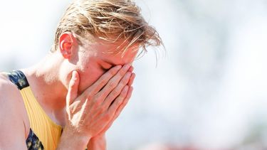 HENGELO - Niels Laros (Nederland) in actie op het onderdeel 800 meter tijdens de 45e editie van de FBK Games. De belangrijkste internationale atletiekwedstrijd van Nederland vindt plaats in Hengelo. VINCENT JANNINK / ANP