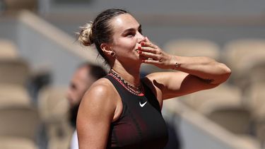 Belarus' Aryna Sabalenka celebrates after winning against Spain's Jessica Bouzas Maneiro during their women's singles match on day 3 of the French Open tennis tournament on Court Philippe-Chatrier at the Roland-Garros Complex in Paris on May 26, 2026. 
Anne-Christine POUJOULAT / AFP