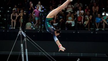 ROTTERDAM - Naomi Visser in actie tijdens het NK turnen. IRIS VAN DEN BROEK / ANP