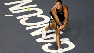 2023-11-03 05:18:08 epa10955561 Belarusian tennis player Aryna Sabalenka in action against Elena Rybakina of Kazakhstan during a WTA Finals group stage match in Cancun, Mexico 02 November 2023.  EPA/Alonso Cupul