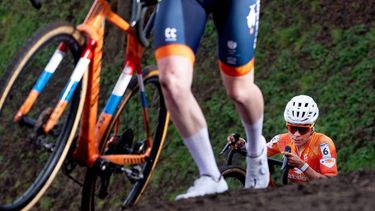 HULST - Ceylin Alvarado in actie tijdens het wereldkampioenschap veldrijden. Het is de tiende keer dat Nederland de kampioenschappen organiseert. IRIS VAN DEN BROEK / ANP