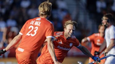 AMSTELVEEN - Jip Janssen van Nederland viert het maken van de 1-1 tijdens de wedstrijd op het WK hockey tussen Nederland en Engeland in het Wagener Stadion. KOEN VAN WEEL / ANP