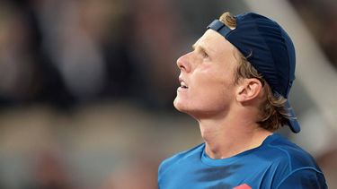 Dutch Jesper De Jong looks on during his men's singles match against Spain's Carlos Alcaraz Garfia on Court Philippe-Chatrier on day four of the French Open tennis tournament at the Roland Garros Complex in Paris on May 29, 2024. 
Bertrand GUAY / AFP