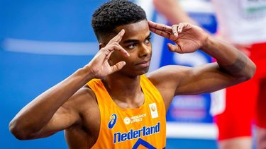 APELDOORN - Isaya Klein-Ikkink tijdens de kwalificaties 400 meter op de tweede dag van het EK Indoor atletiek in Omnisport Apeldoorn. ANP IRIS VAN DEN BROEK