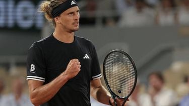 Germany's Alexander Zverev reacts to a point against France's Quentin Halys during their men's singles match on day 6 of the French Open tennis tournament on Court Philippe-Chatrier at the Roland-Garros Complex in Paris on May 29, 2026. 
Thomas SAMSON / AFP