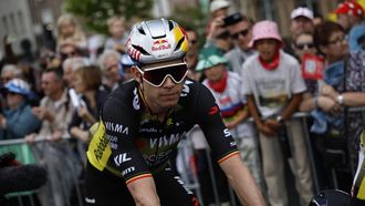 epa12224169 Belgian rider Wout Van Aert of Team Visma-Lease a Bike arrives at the presentation of the 4th stage of the Tour de France cycling race over 174.2km from Amiens to Rouen, France, 08 July 2025.  EPA/MARTIN DIVISEK