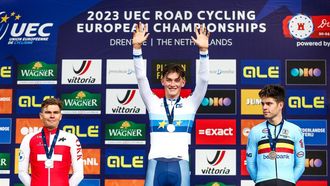 2023-09-20 17:37:35 EMMEN - (l-r) Stefan Bissegger (tweede), Joshua Tarling (eerste), Wout van Aert (derde) in actie tijdens de individuele tijdritten voor mannen op de eerste dag van de Europese kampioenschappen wielrennen. ANP VINCENT JANNINK