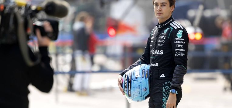 SHANGHAI - George Russell (Mercedes) tijdens een fotoshoot op het Shanghai International Circuit in aanloop naar de Chinese Grand Prix. SANDER KONING / ANP