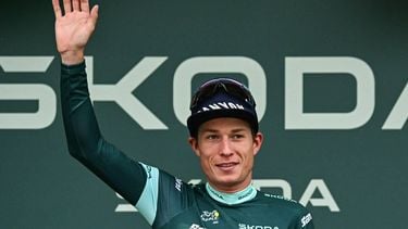 Alpecin - Deceuninck team's Belgian rider Jasper Philipsen celebrates on the podium with the best sprinter's green jersey after the 2nd stage of the 112th edition of the Tour de France cycling race, 209.1 km between Lauwin-Planque and Boulogne-sur-Mer, Northern France, on July 6, 2025. 
Loic VENANCE / AFP