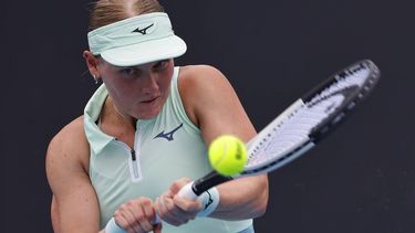 epa11825277 Suzan Lamens of Netherlands in action during the Women's round 2 match against Belinda Bencic of Switzerland at the Australian Open tennis tournament in Melbourne, Australia, 15 January 2025.  EPA/ROLEX DELA PENA