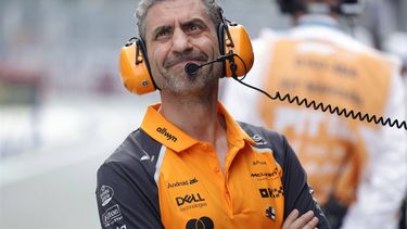 epa12074014 A McLaren team member watches the weather during the Formula 1 Miami Grand Prix at the Miami International Autodrome in Miami Gardens, Florida, USA, 04 May 2025.  EPA/SHAWN THEW