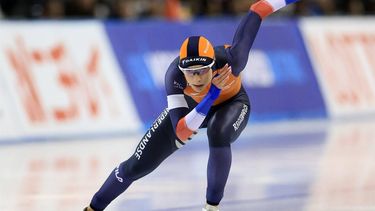 2023-11-10 19:39:17 epa10968175 Femke Kok of the Netherlands competes during the 500m women division A of ISU World Cup Speed Skating Obihiro in Obihiro, Hokkaido Prefecture, northern Japan, 10 November 2023.  EPA/JIJI PRESS JAPAN OUT EDITORIAL USE ONLY/