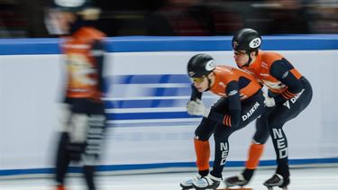 epa11759993 Teun Boer (R) of the Netherlands pushes Jens van 't Wout  during the Mixed Team Relay 2000m Quarterfinal at the ISU Short Track Speed Skating World Tour in Beijing, China, 06 December 2024.  EPA/WU HAO
