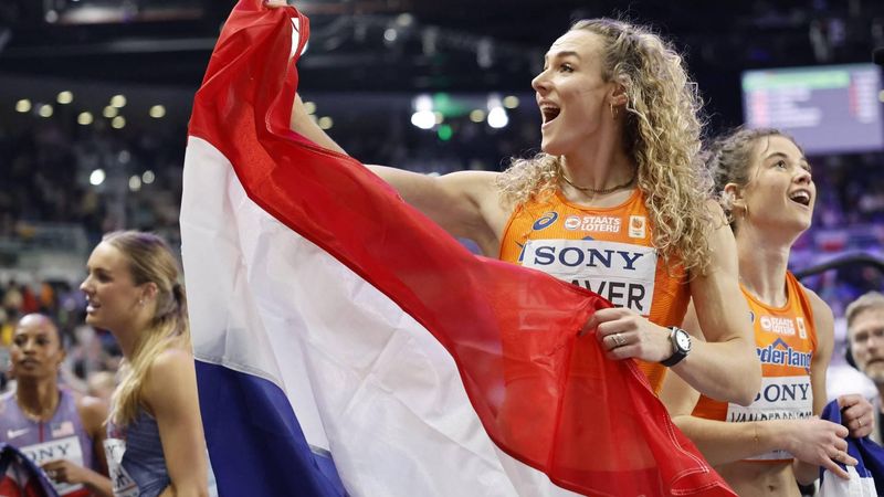 Netherlands' Lieke Klaver (C) celebrates after competing in the women's final 4x400 metres relay event during the World Athletics Indoor Championships Kujawy Pomorze 2026 in Torun, Poland on March 22, 2026. 
Wojtek RADWANSKI / AFP