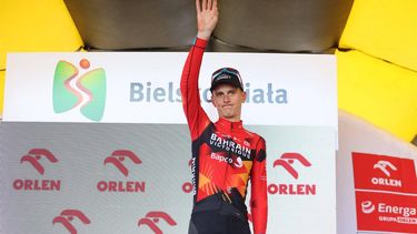 epa10781622 The overall leader Slovenian cyclist Matej Mohoric of the Bahrain-Victorious team celebrates on the podium after the fifth stage of the 80th Tour de Pologne 2023 cycling race over 198,8 km, from Pszczyna to Bielsko-Biala, in Bielsko-Biala, Poland, 02 August 2023.  EPA/Zbigniew Meissner POLAND OUT