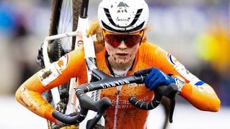 TABOR - Puck Pieterse tijdens de vrouwen wedstrijd op de wereldkampioenschappen veldrijden in het Tsjechische Tabor. ANP IRIS VAN DEN BROEK