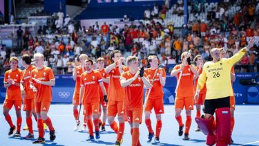 PARIJS - Nederlandse hockeyers vieren de overwinning op Spanje tijdens de halve finale op de Olympische Spelen. ANP ROBIN VAN LONKHUIJSEN