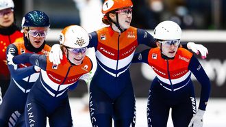 DORDRECHT - Xandra Velzeboer (NED), Yara van Kerkhof (NED), Suzanne Schulting (NED), Selma Poutsma (NED) (l-r) na de halve finale van de 3000 meter relay op de ISU World Cup Shorttrack. De wereldbekerwedstrijden zijn de vierde in de reeks en tevens de laatste kans voor de sporters om zich te kwalificeren voor de Olympische Spelen in februari 2022. ANP VINCENT JANNINK